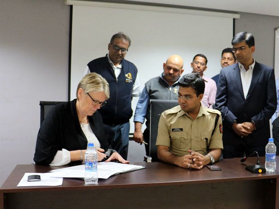 VW India representatives and Pune Police sign MoU for setting up the Centralized Traffic Police Centre