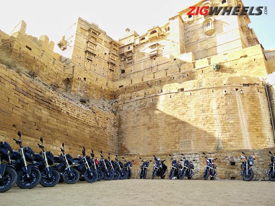 Mojos lined up in front of Sonar Fort