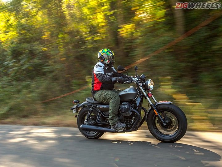 Moto Guzzi V9 Bobber Action Moto Guzzi V9 Bobber Action
