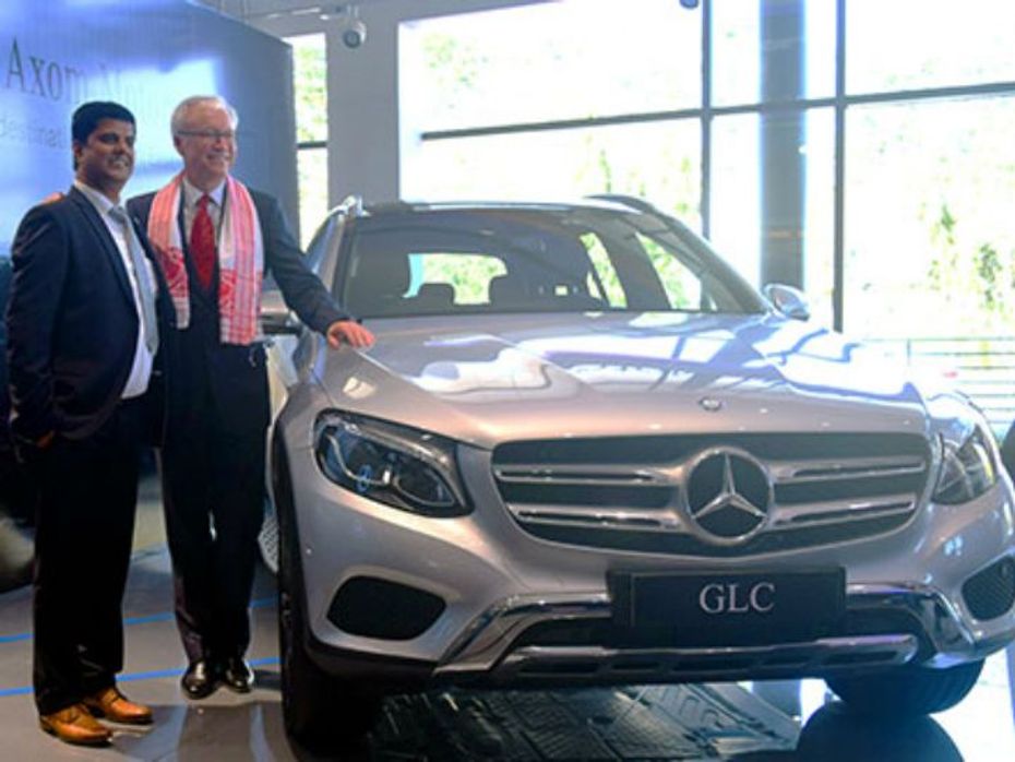 Mercedes-Benz Cuts Ribbon For Two New Outlets In India