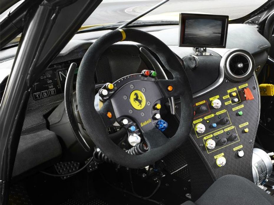Ferrari 488 Challenge - Interiors
