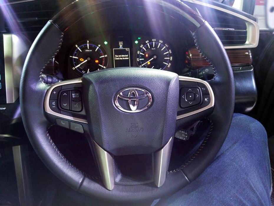 2016 Auto Expo Toyota Innova driver side airbag