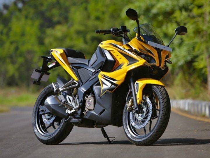 2015 ZigWheels Awards: Executive Bike of the Year Bajaj Pulsar RS200 -  ZigWheels