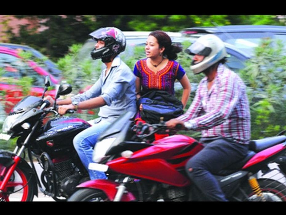 Two wheeler pillion commuting Maharashtra