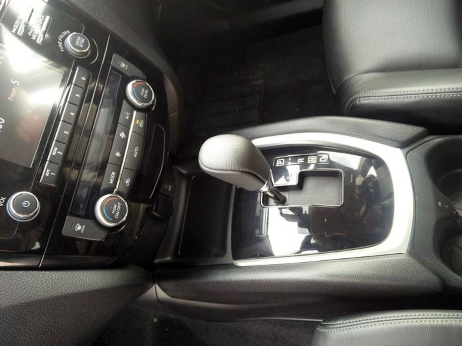 2016 Nissan X-Trail rear seat