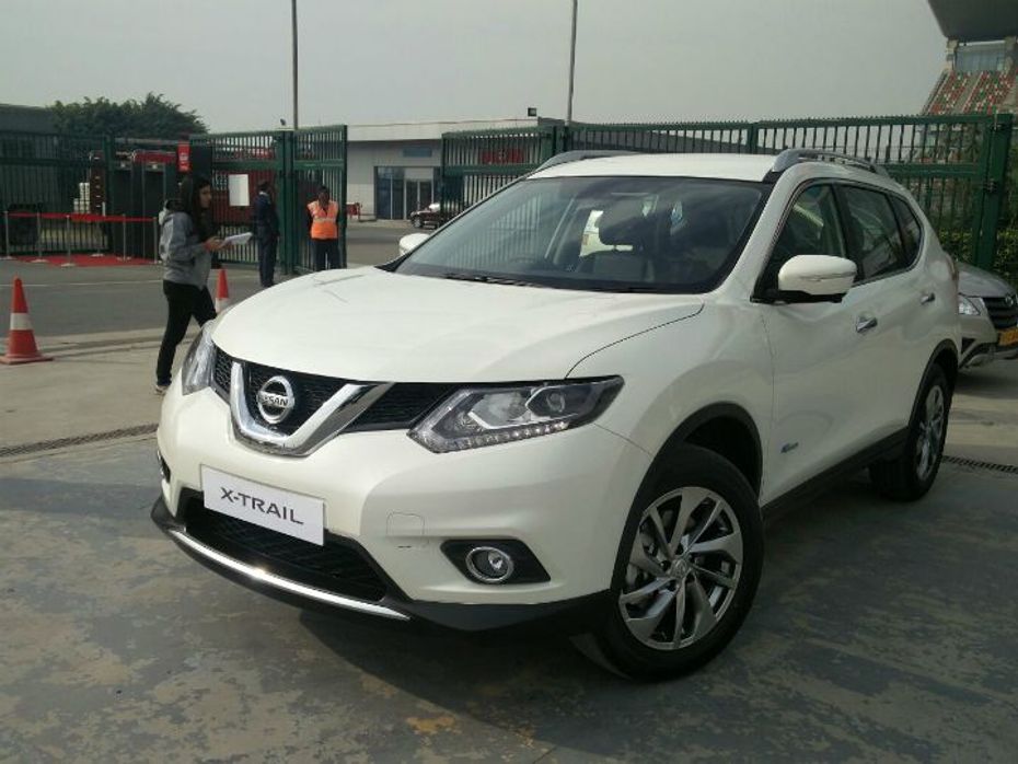 Nissan X-Trail India front
