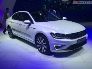 2016 Auto Expo: Volkswagen showcases Passat GTE hybrid