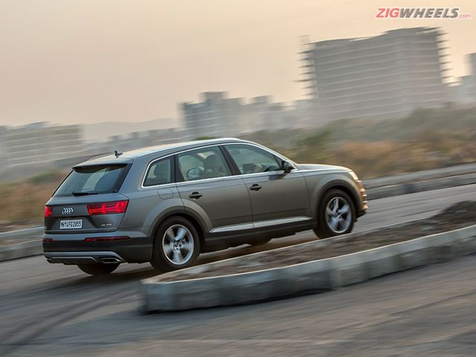 Drive and handing of 2016 new Audi Q7