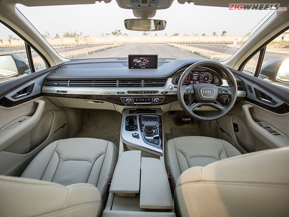 Beautifully crafted cabin of the 2016 new Audi Q7
