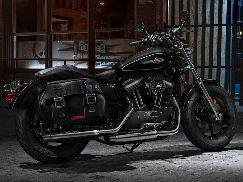 Harley-Davidson Sportster 1200 Custom rear