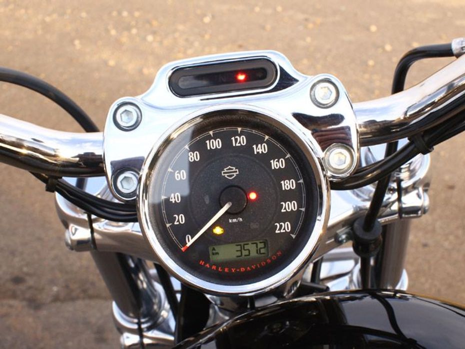Harley-Davidson Sportster 1200 Custom  instrument console