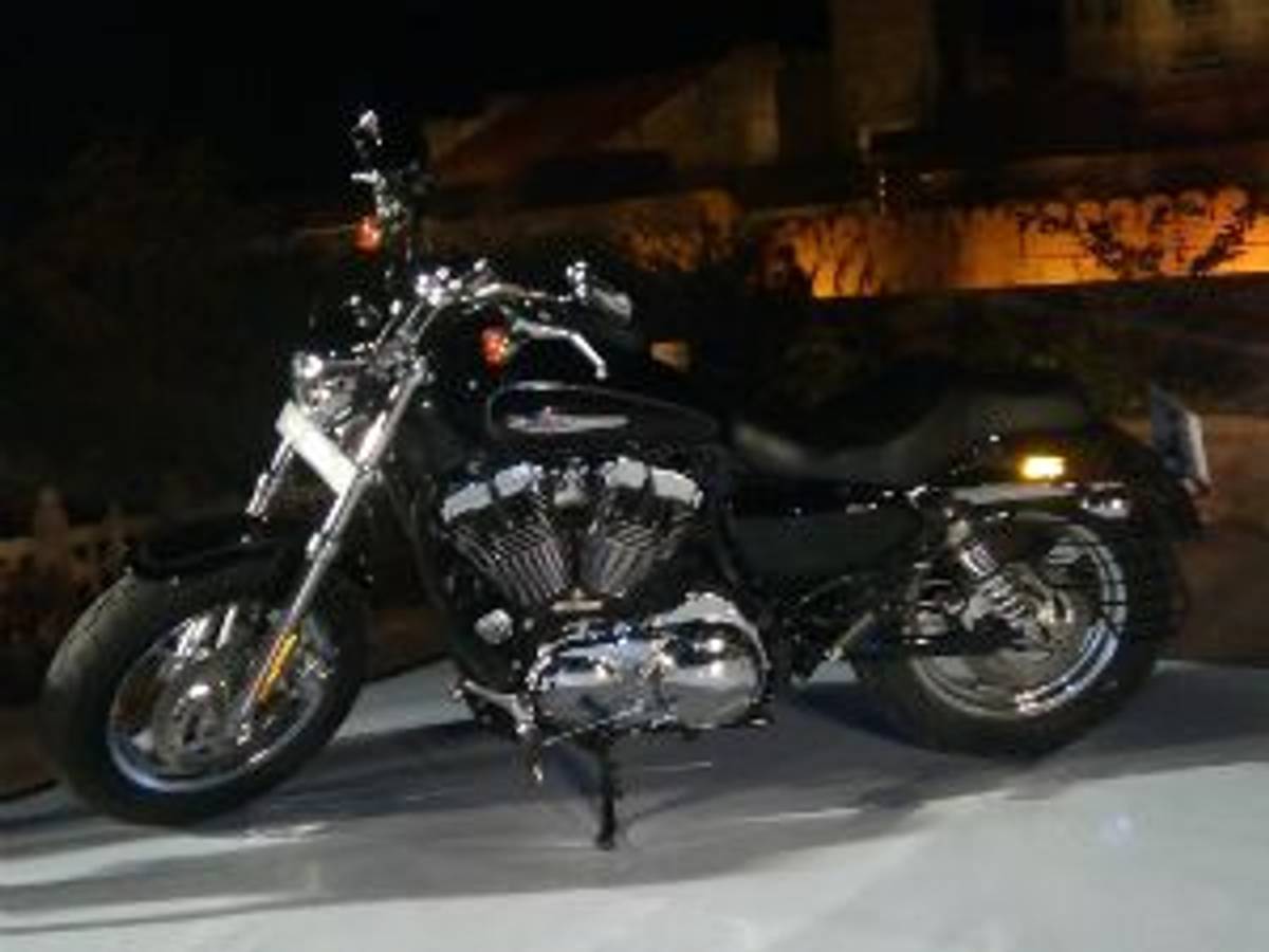 Harley-Davidson Sportster 1200 Custom India launch on January 28th -  ZigWheels