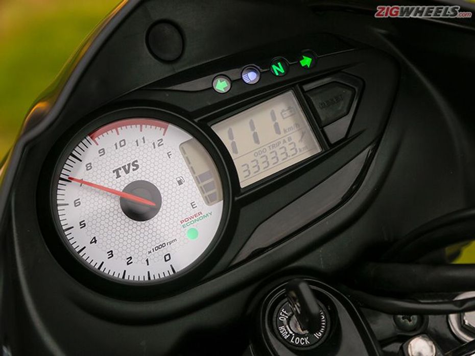 2016 TVS Victor review instrument console