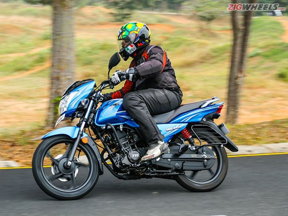 2016 TVS Victor action pic
