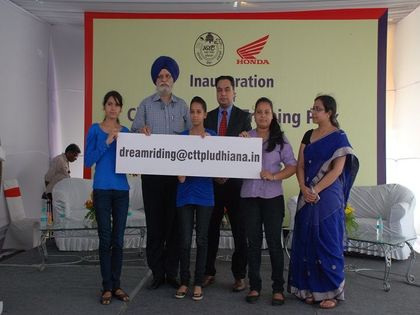 Harcharan Singh Gohalwaria - Mayor, Municipal Corporation of Ludhiana and Yadvinder Singh Guleria – Senior Vice President, Sales & Marketing, Honda Motorcycle & Scooter India Pvt. Ltd. (HMSI) launches special email ID for women riders in Ludhian