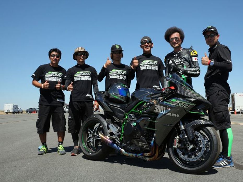 Kawasaki Ninja H2R Team 38