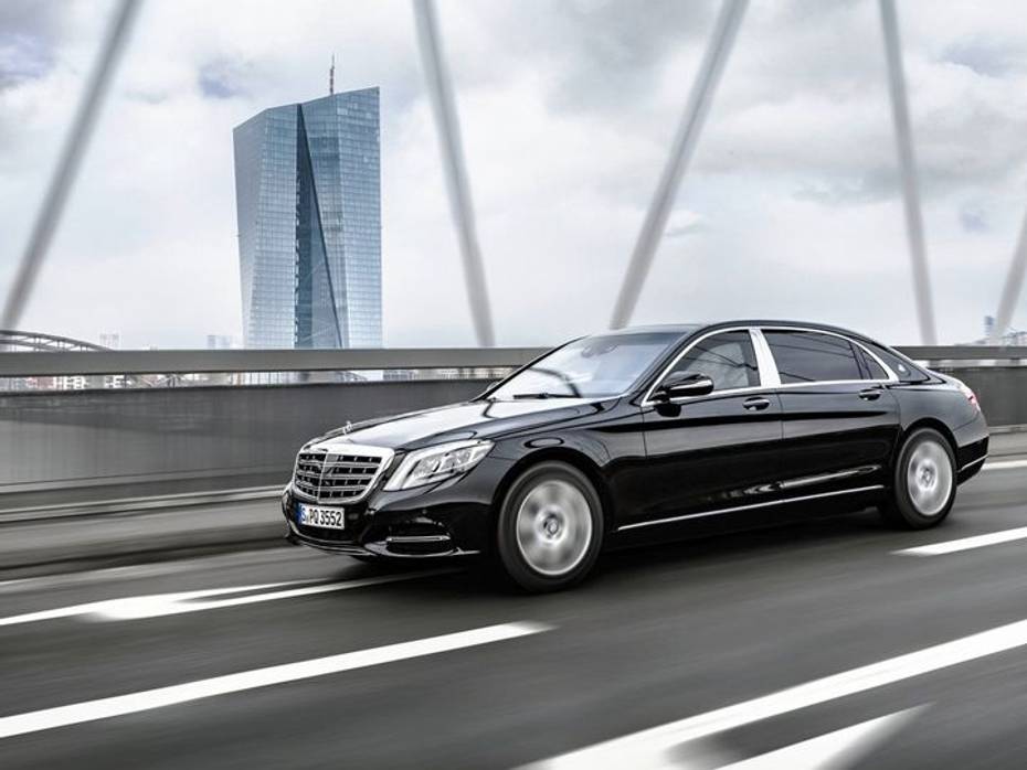 Mercedes-Maybach S600 Guard action