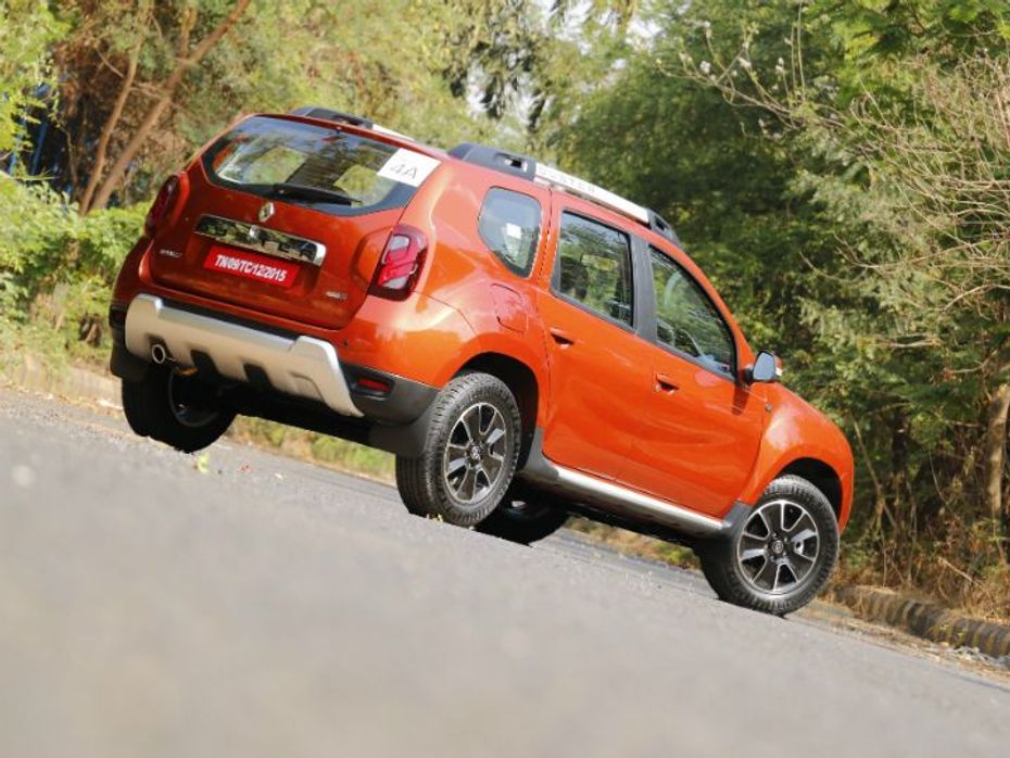 Feacelift Renault Duster Automatic rear image
