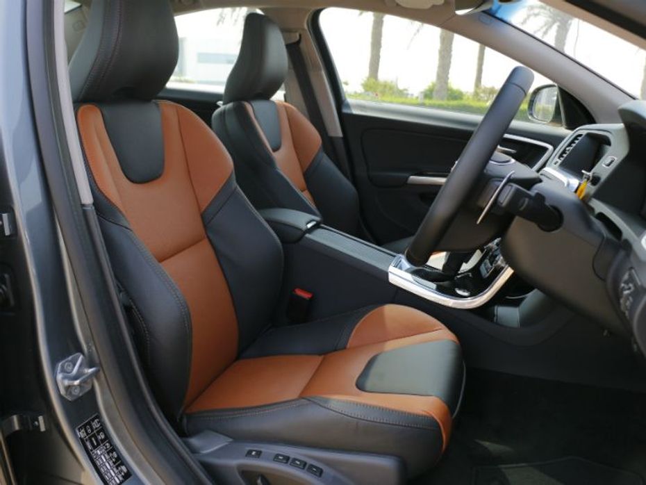Volvo S60 Cross Country front seats