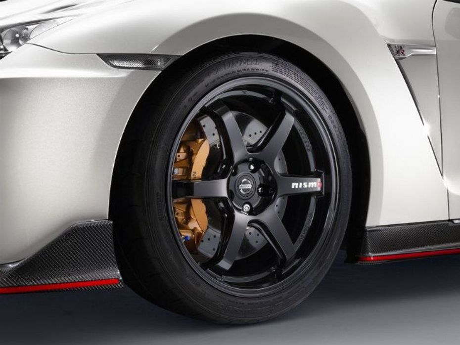 Nissan GT-R Nismo front wheel