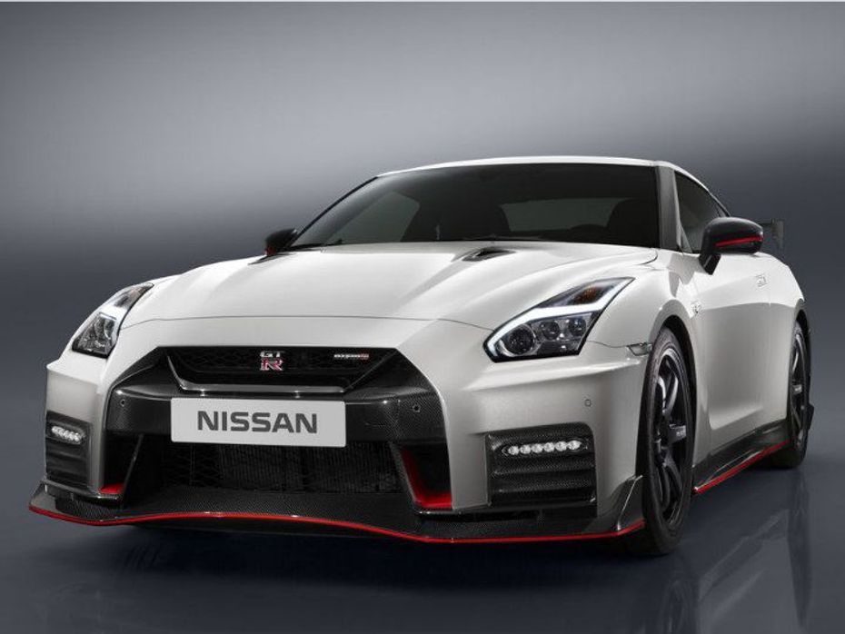 Nissan GT-R Nismo front