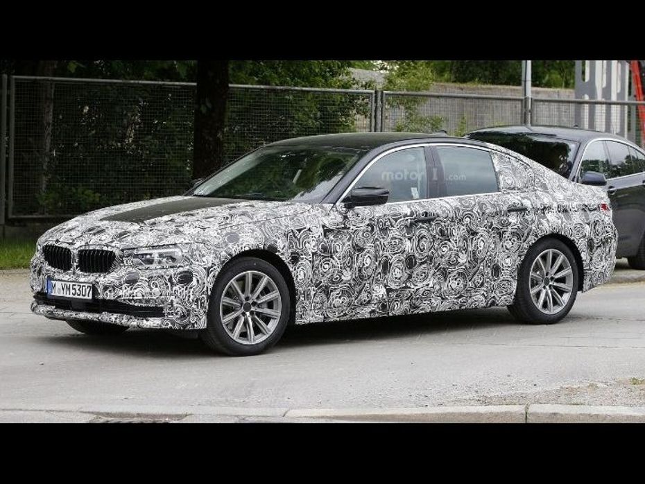 BMW 5 Series sedan side spy shot
