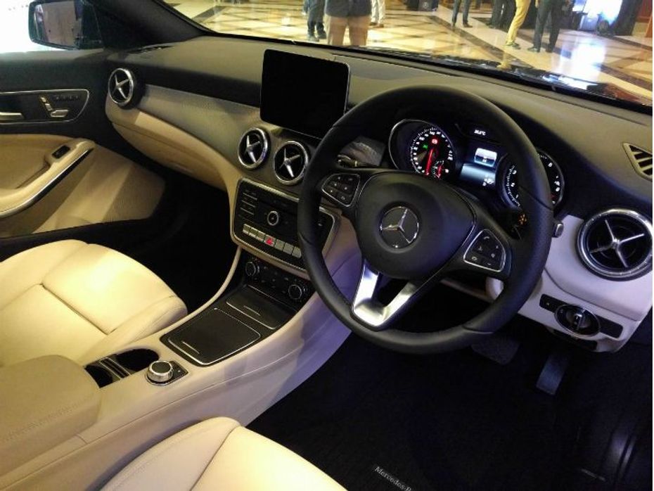 Mercedes-Benz CLA facelift interior