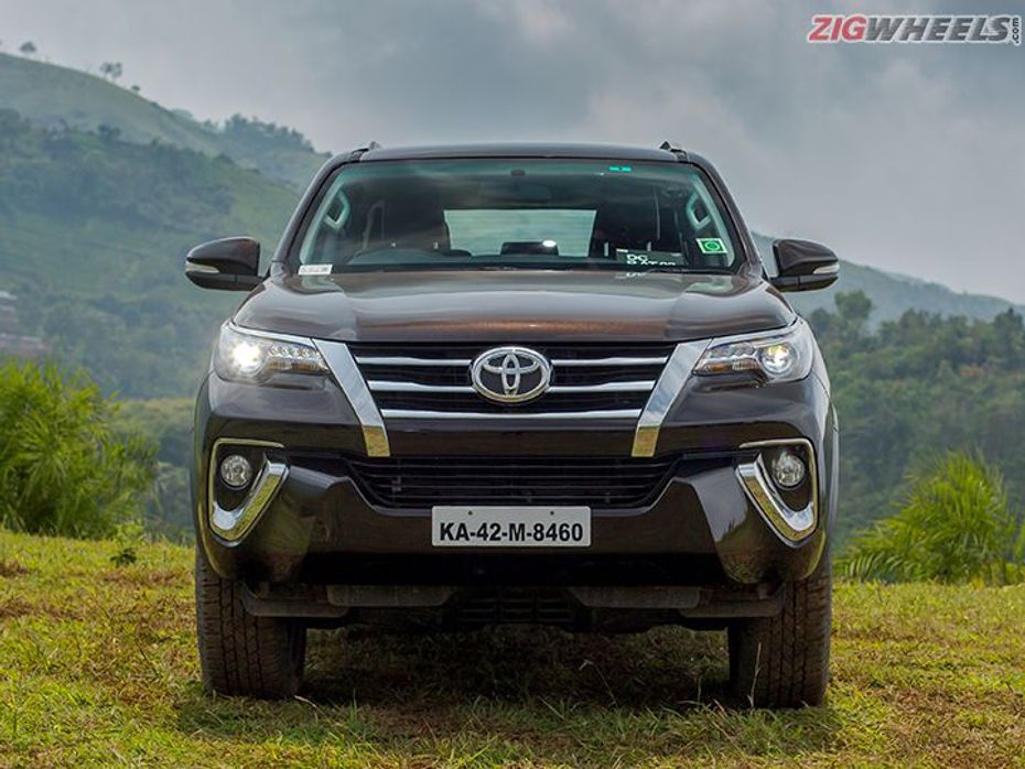 New Toyota Fortuner: Front View