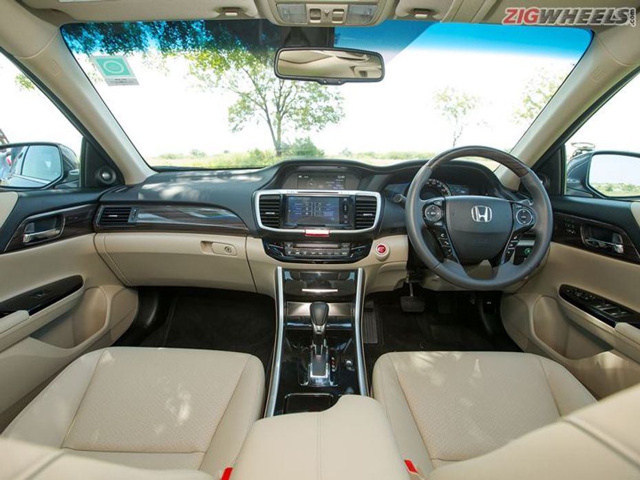 Honda Accord Hybrid: Interiors