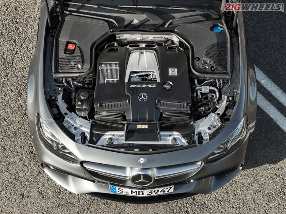 2017 Mercedes-AMG E63: Engine Bay