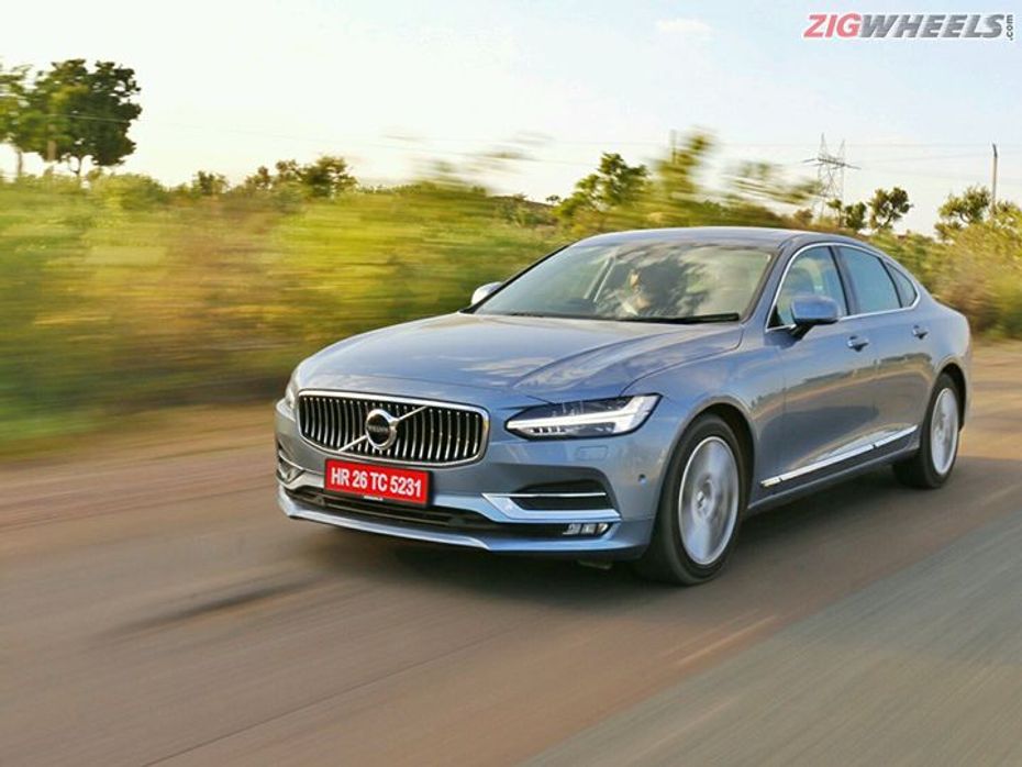 Volvo S90: Front Three Quarters Action Pic