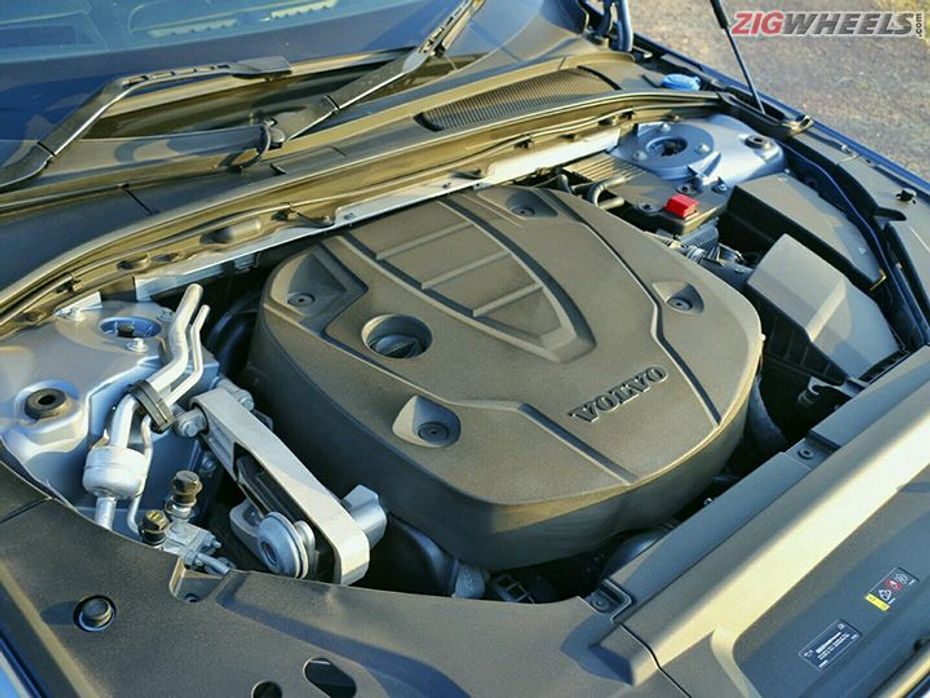 Volvo S90: Engine Bay