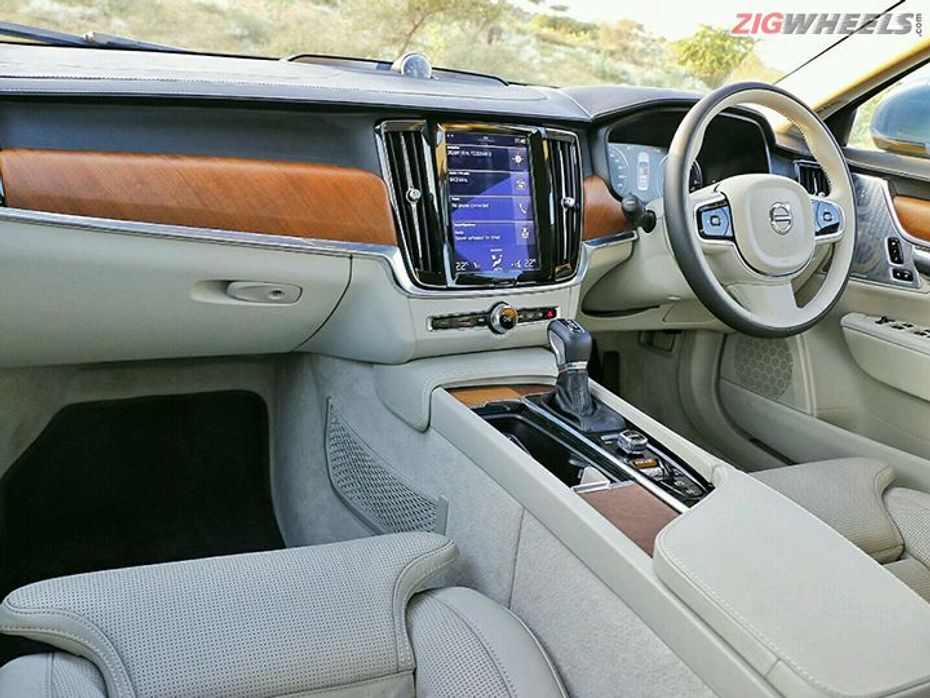 Volvo S90: Interiors