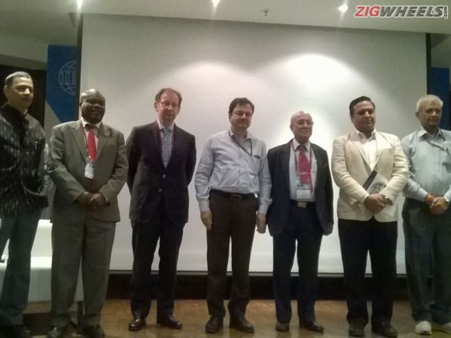 Dignitaries at World Road Meeting Dignitaries at World Road Meeting