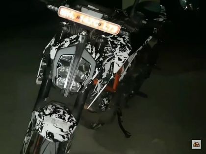 2017 KTM Duke 125 Caught Almost Undisguised; Reveals Upgrades to Duke 200  and 390