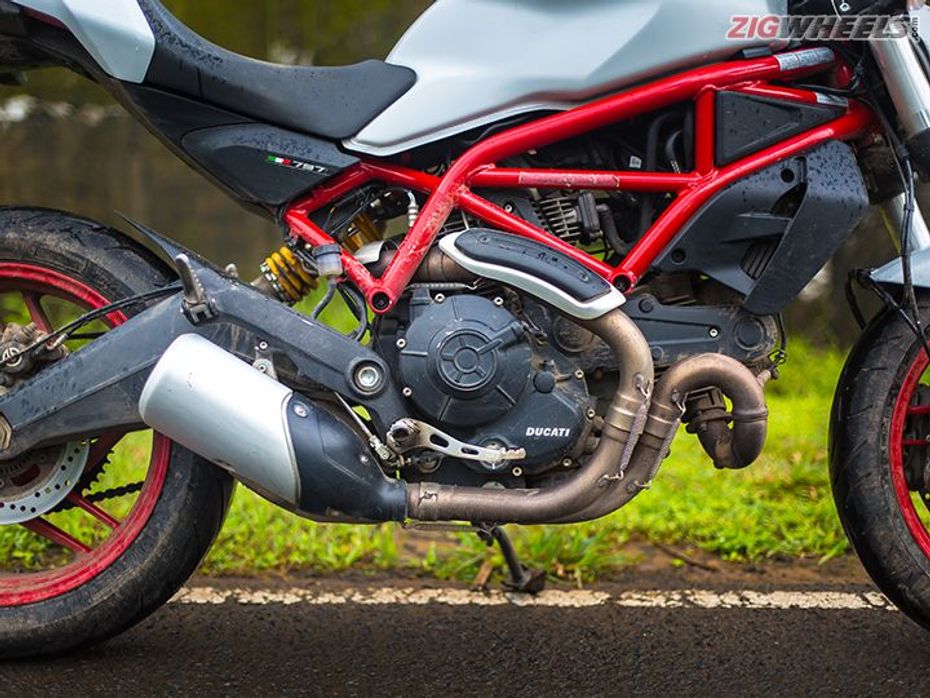 Ducati Scrambler Icon vs Monster 821 Family Feud