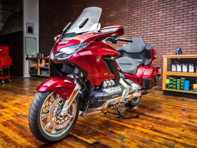 2018 Honda Gold Wing: Top 5 Facts - ZigWheels