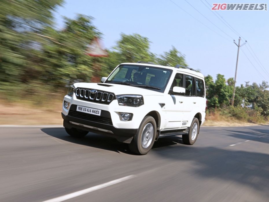 Previous gen Mahindra Scorpio action shot front three fourths