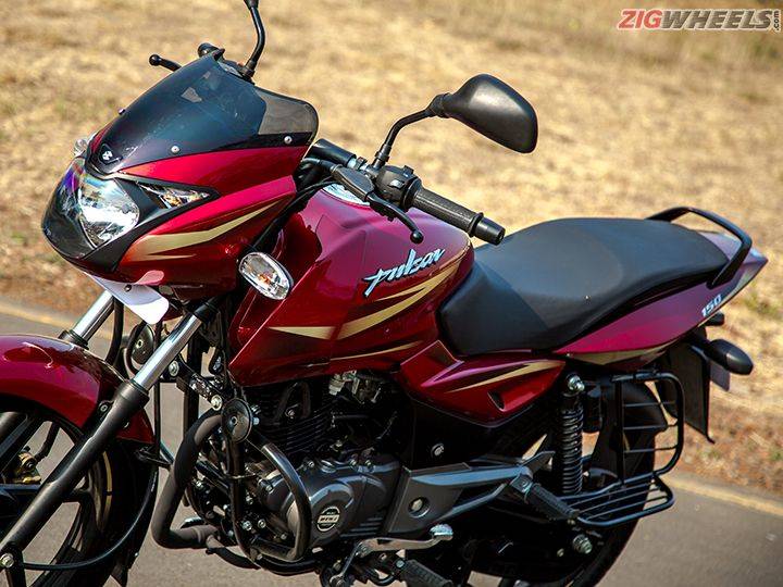 Pulsar 150 deals mileage 2017 model