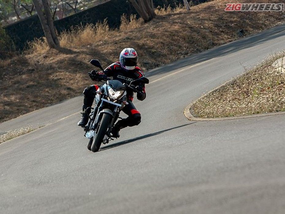 Yamaha MT-15 vs rivals