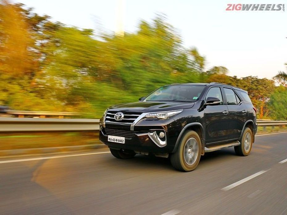 Toyota Fortuner - Action