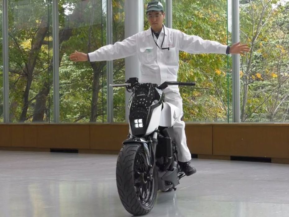 Honda Showcases Self-Balancing Motorcycle