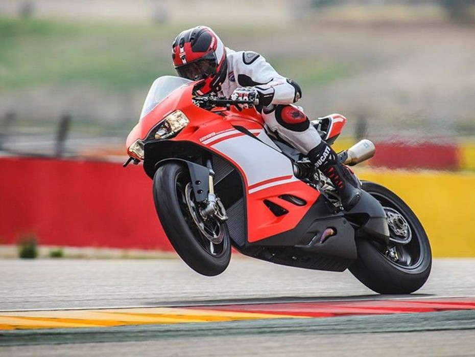 ducati 1299 superleggera action ducati 1299 superleggera action