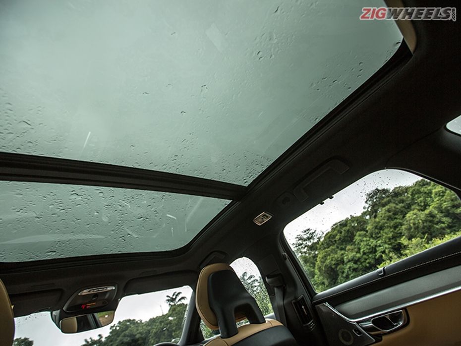 Volvo V90 CrossCountry Review - Panoramic Sunroof