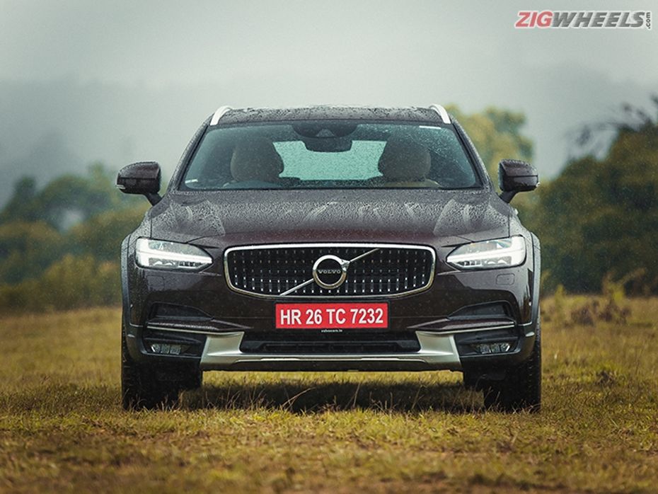 Volvo V90 CrossCountry Review - Front