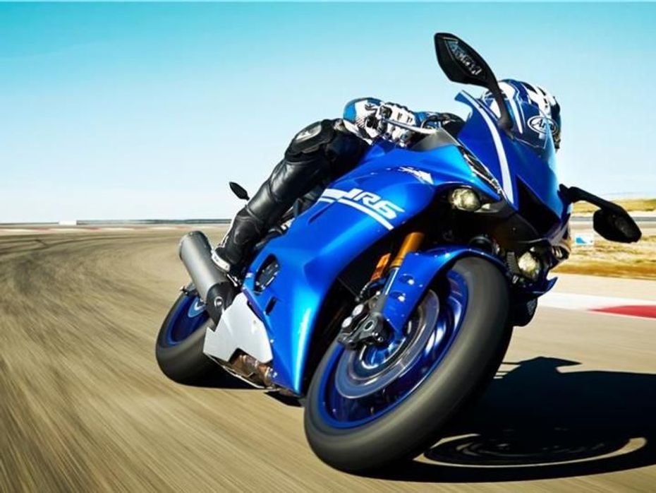 2017 Yamaha R6 gets Quick Shifter and 6-level traction control
