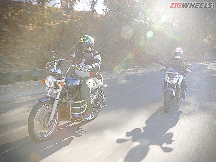 Bajaj Dominar 400 vs Royal Enfield Thunderbird 350 Bajaj Dominar 400 vs Royal Enfield Thunderbird 350