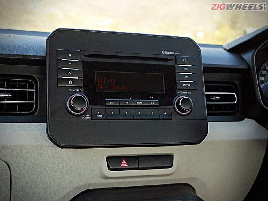 No touchscreen infotainment system here No touchscreen infotainment system here