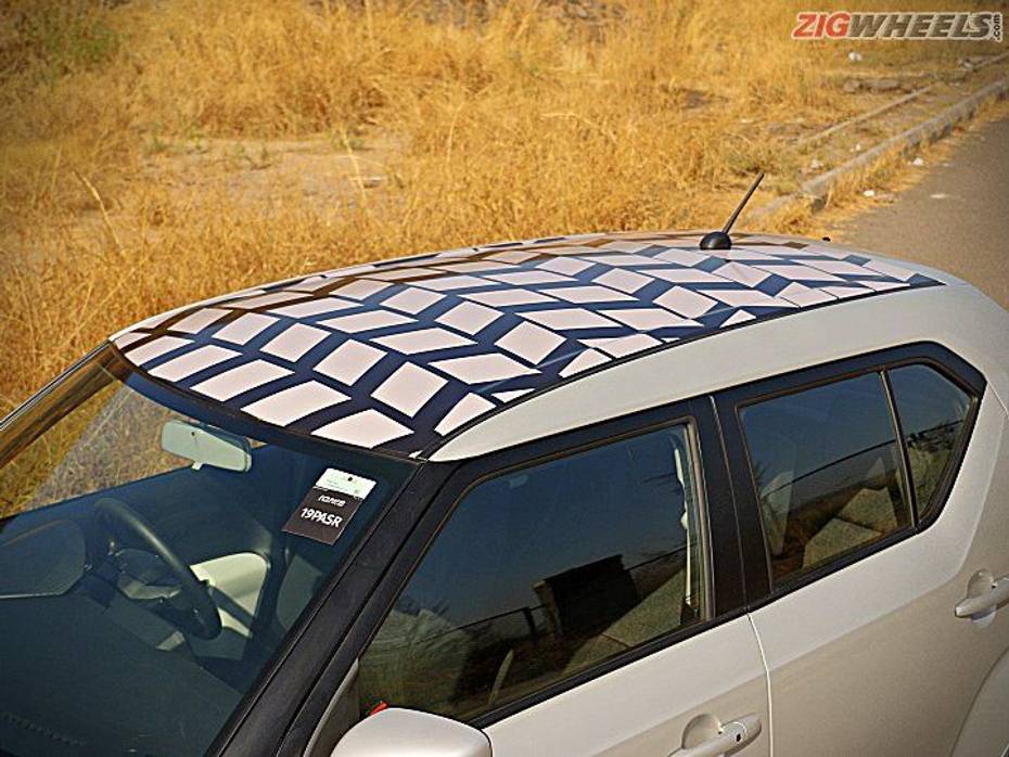 The different coloured roof is optional The different coloured roof is optional