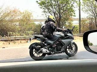 Yamaha Fazer 250 Spotted Testing